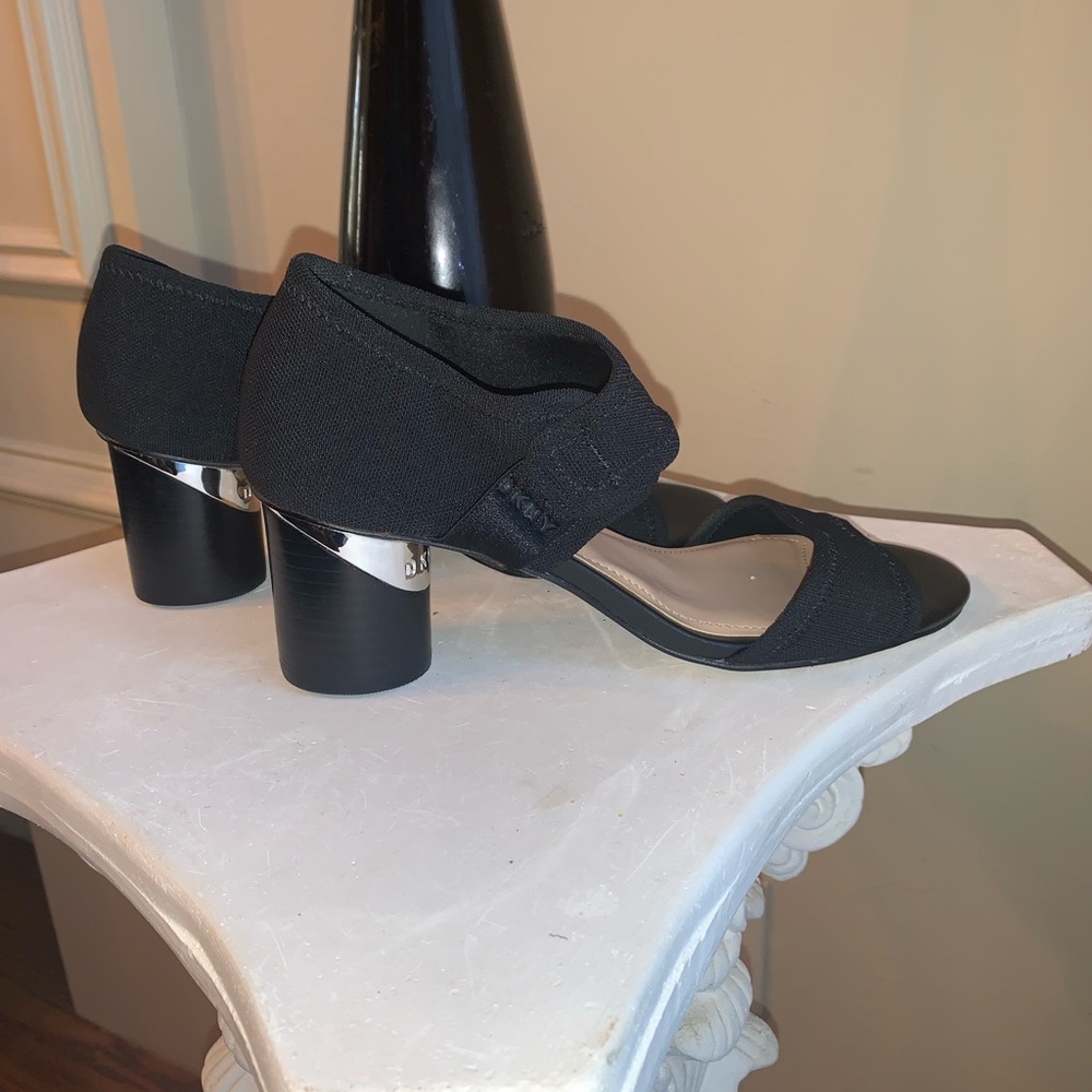 DKNY black heels size 6 1/2 👠
